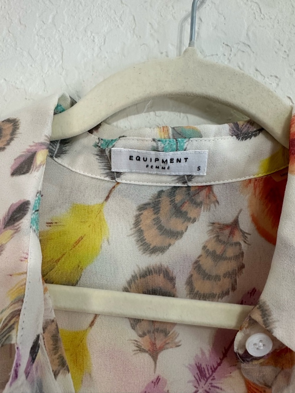 Equipment Femme Button Down Silk Blouse Sheer Feather Print Size Small - Picture 5 of 6